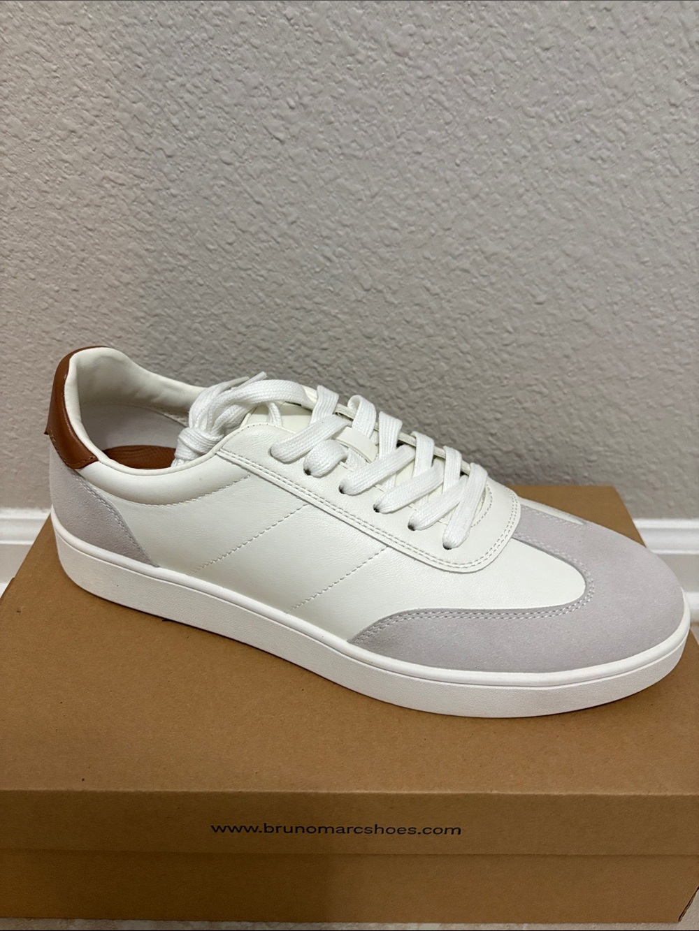 Men’s Low-Top Sneakers